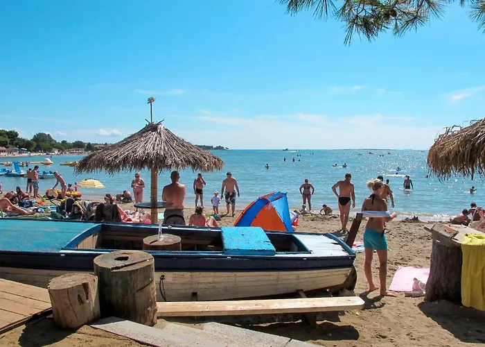 Cherry By Interhome * Ližnjan