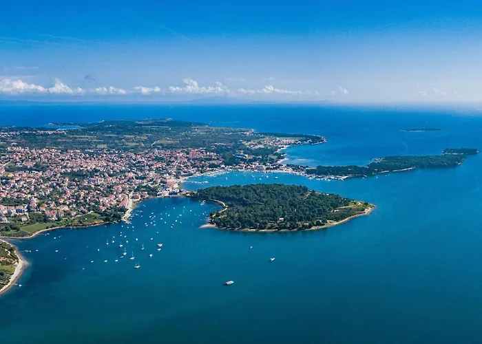 Cherry By Interhome * Ližnjan